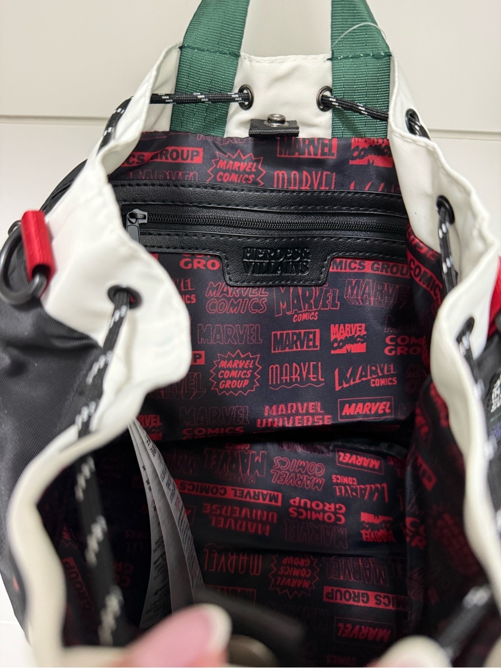 NWT Marvel Black Super Villains/Super Hero Small Cinch Backpack - Picture 4 of 4